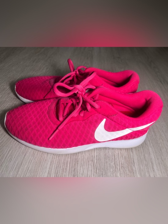 Nike Shoes - Nike Women’s Hot Pink Mesh Athletic Sneakers with White Swoosh 8